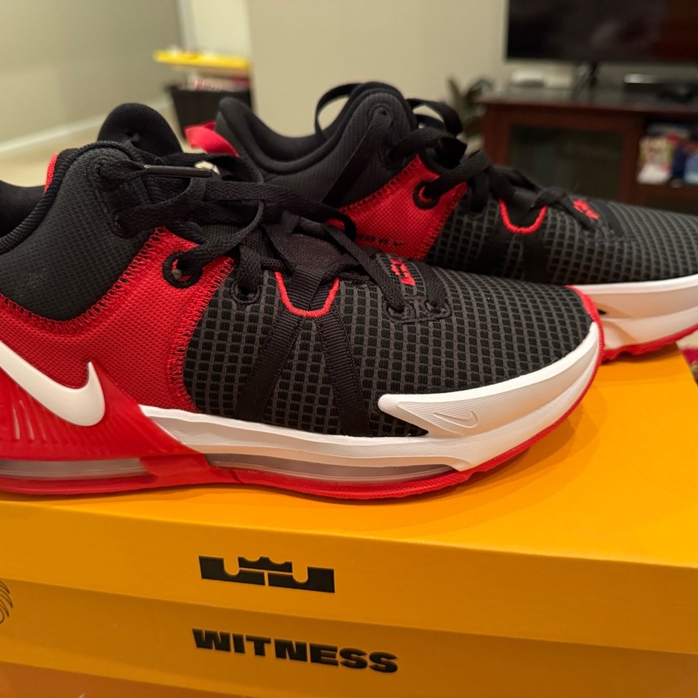 Nike LeBron James Witness VII Basketball Sneakers-Size 9.5 Men’s, 11 Women’s